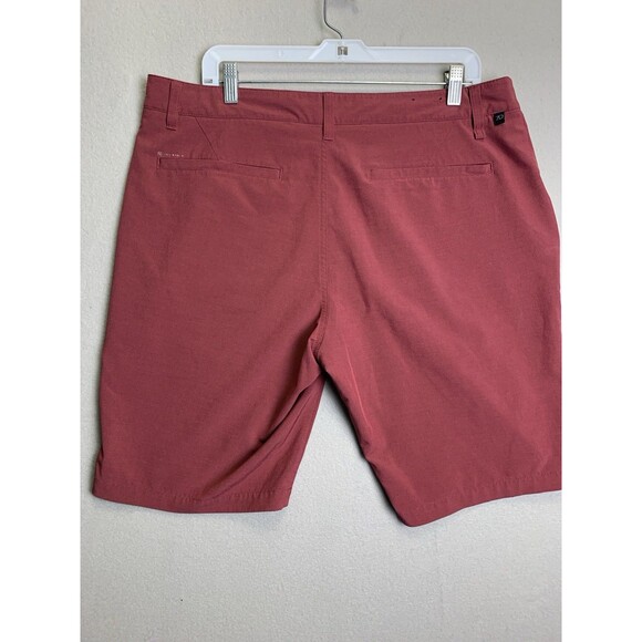 7 Diamonds Shorts Men’s 36 Maroon Momentum Performance Stretch Lightweight - Picture 2 of 10